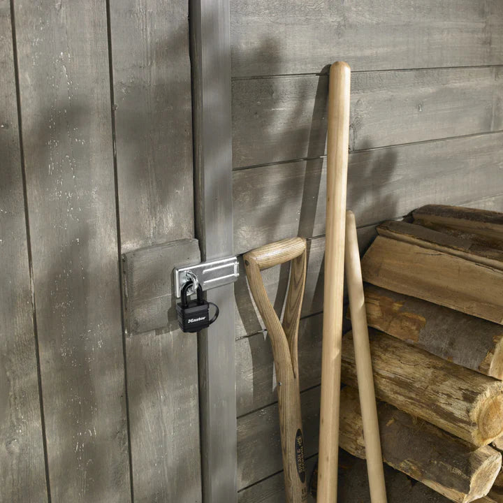MasterLock - 40mm Laminert Hengelås i Herdet Stål til Utendørs Bruk - Game-On.no