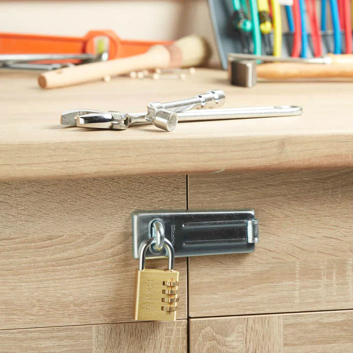 MasterLock - 4‑Sifret Kombinasjonslås i Messing - 40mm - Game-On.no
