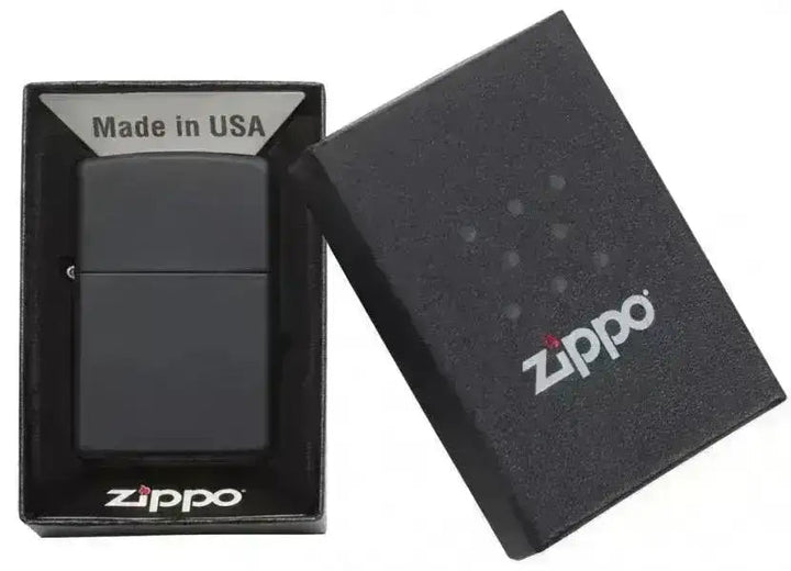 Zippo Lighter - Klassisk Matt Svart - Game-On.no