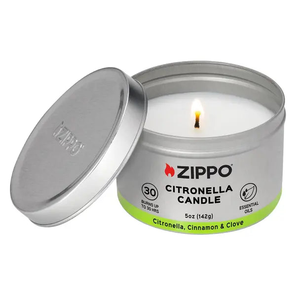 Zippo Citronella lys med kanel og nellik, tent med lokket lent mot boksen
